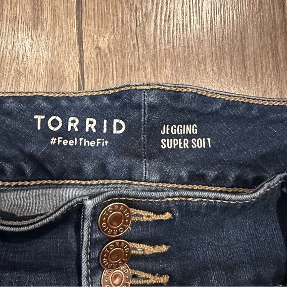 Torrid Jeans Women's Plus Size 20R Super Soft Jegging Classic Distressed Skinny - Picture 4 of 11